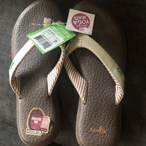 Sanuk Flip Flops